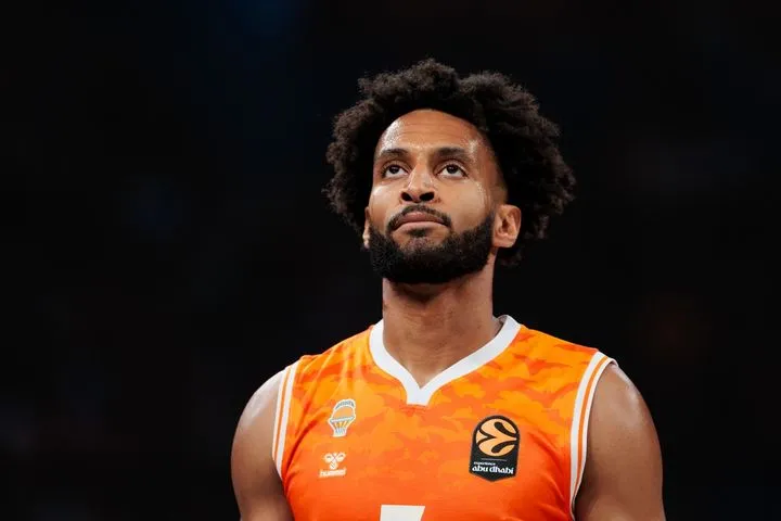 Βαλένθια: Έτοιμος για τη “μάχη” του Game 5 ο Μπράξτον Κι παρά τον τραυματισμό