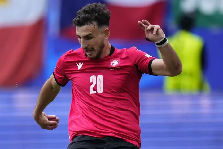ΑΕΚ: Το transferfeed συνδέει την Ένωση με τον Ανζόρ Μεκβαμπισβίλι, τι λέει ο ποδοσφαιριστής