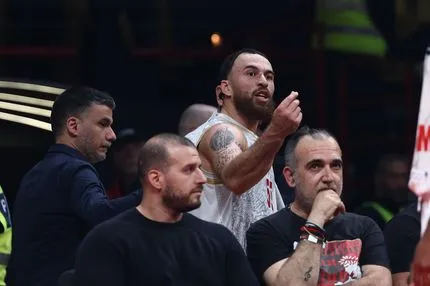 Μάικ Τζέιμς μετά την αποβολή του στο ΣΕΦ: "Δεν θα μιλάω πια με τους διαιτητές για τις αποφάσεις"