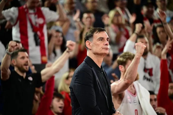 Μπαρτζώκας: “Δυο παιχνίδια έμειναν, πρώτα ο ημιτελικός, δεν αλλάζουμε τη νοοτροπία μας”