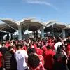 EuroLeague Final Four: Εικόνες από τους χιλιάδες οπαδούς του Ολυμπιακού που αναχώρησαν με τα τρένα από το “Γ. Καραϊσκάκης” για το T-Center