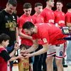 Ολυμπιακός: Ο Κώστας Παπανικολάου απένειμε τα μετάλλια στην ομάδα εφήβων που κατέκτησε το Πανελλήνιο Πρωτάθλημα