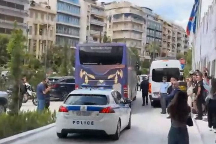 EuroLeague Final Four 2026: Η αποστολή του Ολυμπιακού αναχώρησε από το ξενοδοχείο