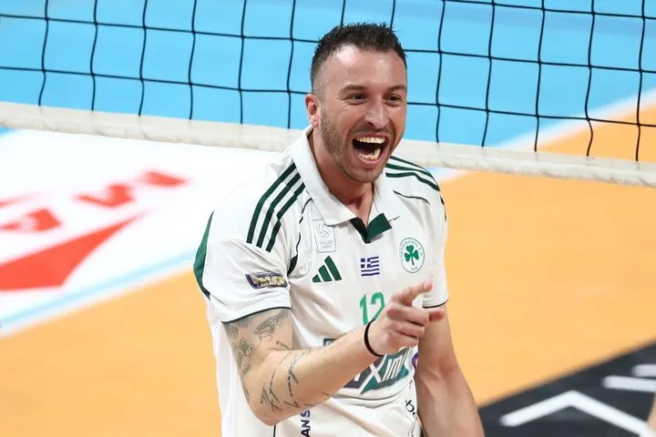 ΠΑΟΚ – Παναθηναϊκός 1-3: Οι πράσινοι υπέταξαν τον Δικέφαλο στη Θεσσαλονίκη και πανηγύρισαν τον τίτλο στη Novibet Volley League