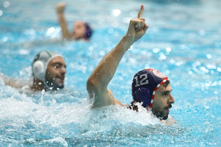 Αγκαλιά με τον τίτλο: Ο Ολυμπιακός πετούσε φωτιές απέναντι στον Παναθηναϊκό και έκανε το 2-0 στους τελικούς της Waterpolo League