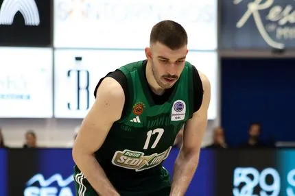 Ρογκαβόπουλος: "Υπάρχει απογοήτευση, αλλά πρέπει να συνεχίσουμε να παλεύουμε για τη φανέλα που φοράμε"