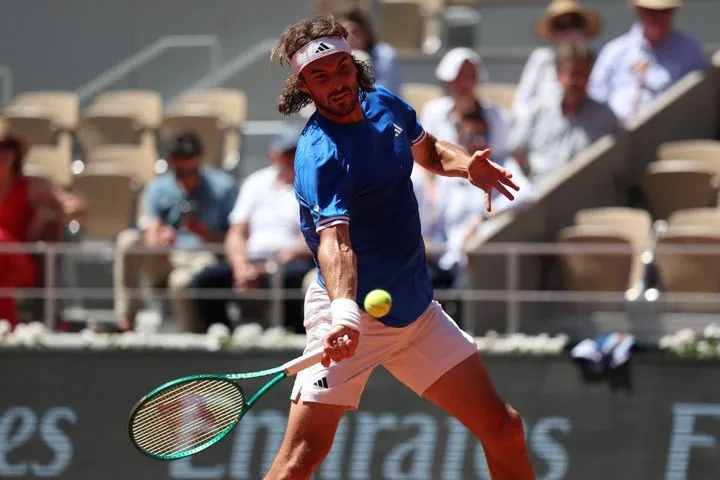 Συνεχίζουν το γαλλικό όνειρο του Roland Garros Τσιτσιπάς και Σάκκαρη