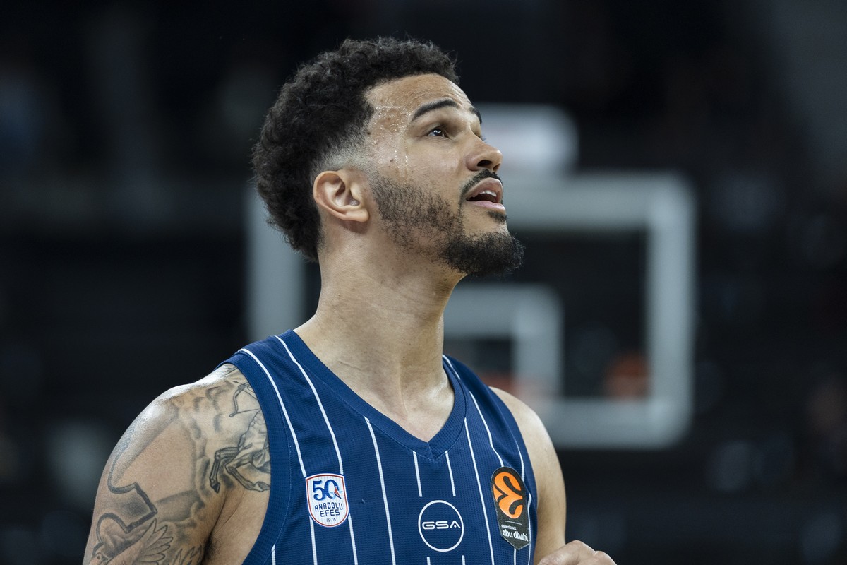 Το καλοκαιρινό μεταγραφικό παζάρι της EuroLeague: Πώς διαμορφώνονται τα ρόστερ των 20 ομάδων                                          Το καλοκαιρινό μεταγραφικό παζάρι της EuroLeague: Πώς διαμορφώνονται τα ρόστερ των 20 ομάδων