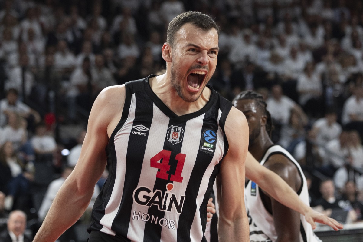 H Μπεσίκτας επικράτησε της ΤΣΣΚΑ Μόσχας σε επεισοδιακό φιλικό                                          H Μπεσίκτας επικράτησε της ΤΣΣΚΑ Μόσχας σε επεισοδιακό φιλικό