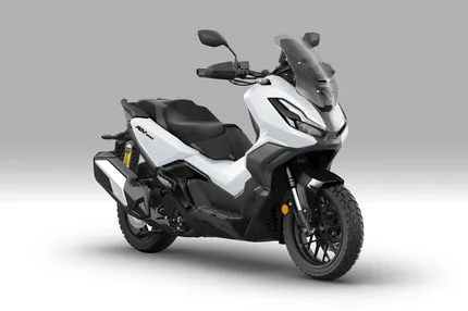 Honda: Καλοκαιρινές προσφορές για τα scooters Forza 350 και ADV 350
