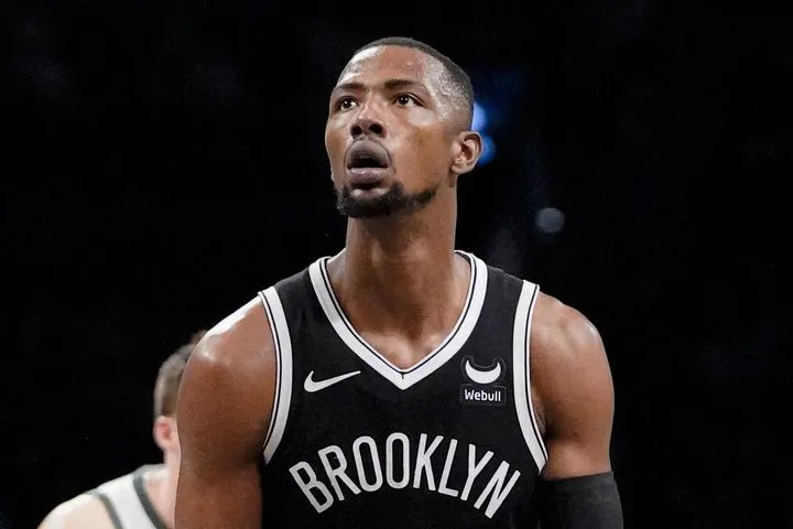Πρώην NBAer που έκανε θραύση στην Κίνα, προτείνεται στις ομάδες της Ευρώπης που ψάχνουν σέντερ