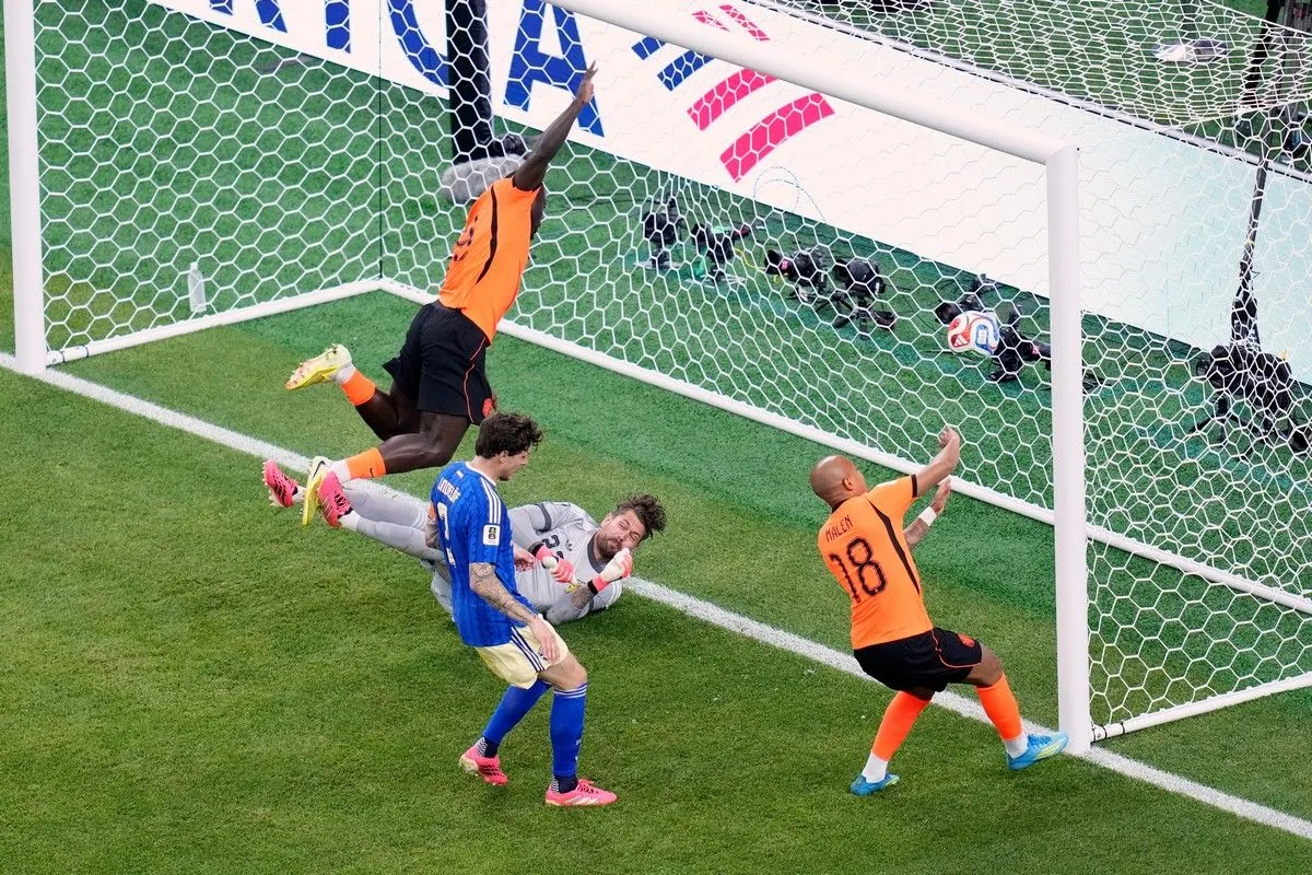 Το πλασέ του Μπρόμπεϊ για το 1-0 της Ολλανδίας
