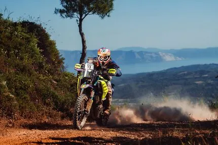 Διάκριση για τον Πέτρο Πισσαρίδη και το Voge DS800 Rally στο Hellas Rally Raid 2026