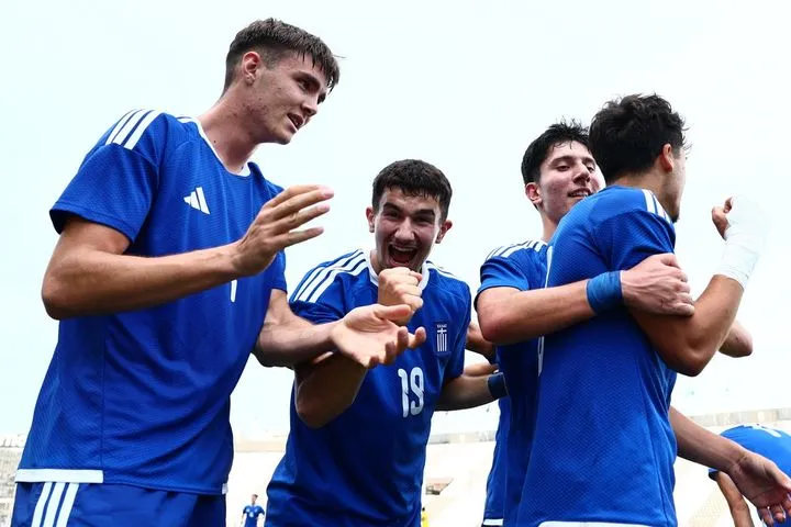 Η Εθνική Νέων σκόρπισε με τεσσάρα το Καζακστάν και συνεχίζει στον επόμενο προκριματικό γύρο