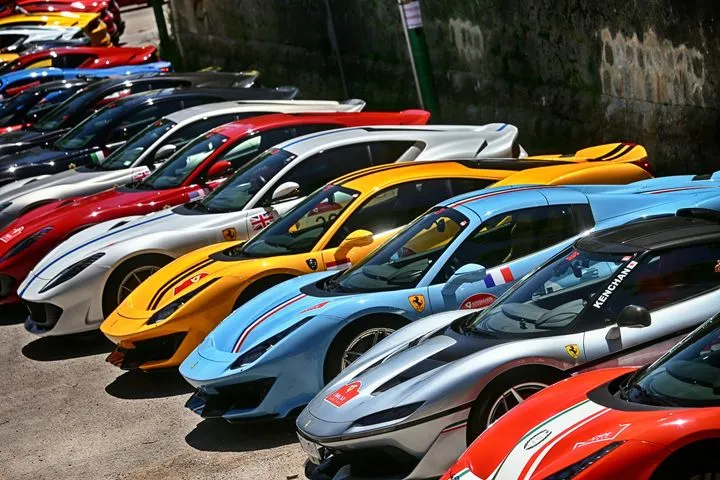 Στις 5 Ιουλίου θα γεμίσει Ferrari ο Πειραιάς- Το Ferrari Cavalcade 2026 έχει τελικό προορισμό την Αθήνα