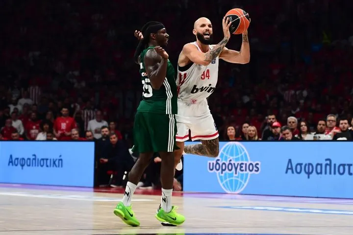 Το VIDEO με το φάουλ, που καταλόγισαν οι διαιτητές στον Ναν πάνω στον Φουρνιέ και για το οποίο διαμαρτυρήθηκαν Παναθηναϊκός, Αταμάν και Γιαννακόπουλος
