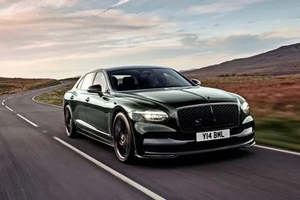 Αυτή είναι η νέα Bentley Flying Spur: Διαθέσιμη για παραγγελία- Οι παραδόσεις θα αρχίσουν προς τα τέλη του 2026