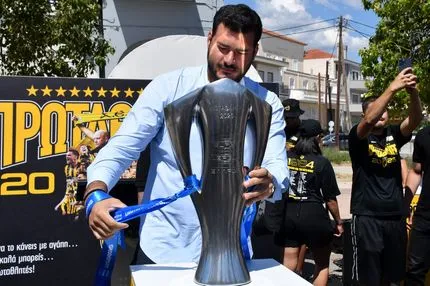 Αυτός είναι ο Νίκος Παντερμαλής, που αναλαμβάνει χρέη εκτελεστικού διευθυντή στην Ερασιτεχνική ΑΕΚ