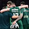 Ολυμπιακός – Παναθηναϊκός AKTOR: Χειροκροτήθηκε από τον κόσμο στο ΣΕΦ ο Ρογκαβόπουλος κατά την αποχώρησή του για τα αποδυτήρια