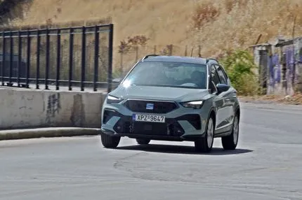 Οδηγούμε το φρεσκαρισμένο SUV Seat Arona FR 1.0 Eco TSI: Η παλιά καλή συνταγή, σε νέα συσκευασία