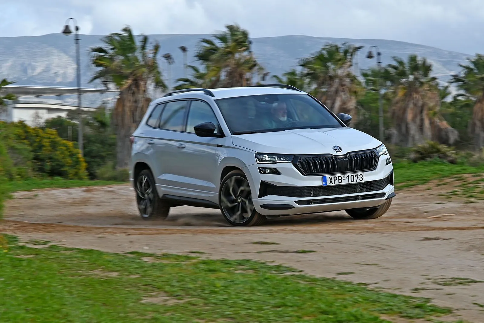 Οδηγούμε το Skoda Karoq με τον 1,5 TSI στην έκδοση με 150 ίππους και το 7άρι DSG και βρίσκουμε ένα “τόσο-όσο” SUV