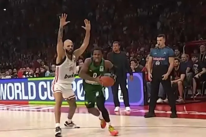 Ολυμπιακός – Παναθηναϊκός AKTOR: To buzzer-beater του Σορτς πριν την ανάπαυλα