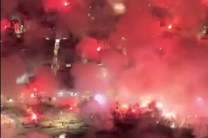 Εικόνες αποκάλυψης στην Αλγερία μετά την κατάκτηση του πρωταθλήματος από την MC Αλζέρ