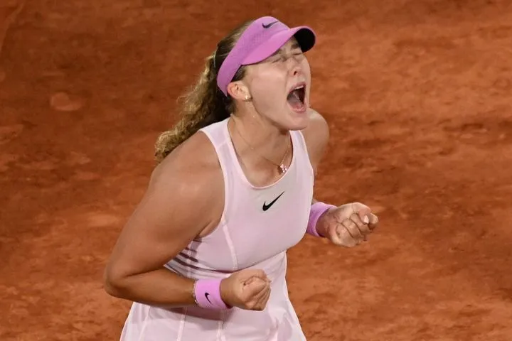 Η 19χρονη Αντρέεβα έγραψε ιστορία στο Roland Garros: Κατέκτησε το πρώτο Grand Slam της καριέρας της