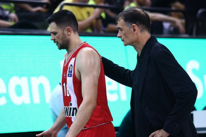 Ολυμπιακός: Όταν Μπαρτζώκας και Παπανικολάου είχαν αφιερώσει την κατάκτηση της EuroLeague στην Κανέλλα Χρυσονίδου