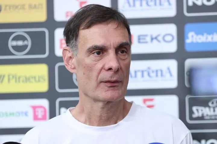Μπαρτζώκας: "Όλη η ομάδα πρέπει να έχει κίνητρο, απόλυτος επαγγελματίας ο Πίτερς"
