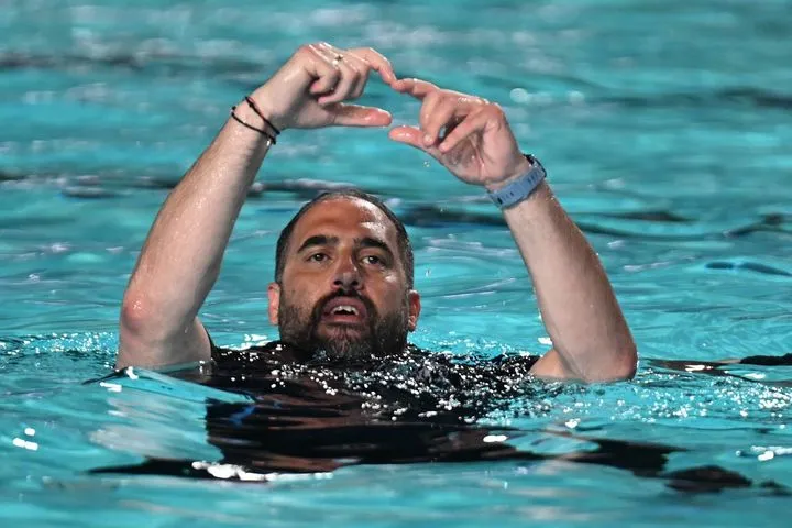 Ολυμπιακός – Φερεντσβάρος: Στην πισίνα ο αρχιτέκτονας του θριάμβου Γιώργος Ντόσκας