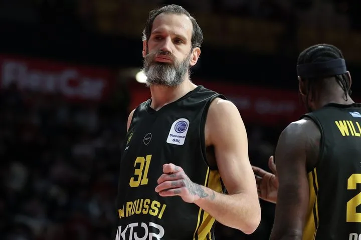 Ο Χάρης Γιαννόπουλος αποχαιρέτησε το μπάσκετ με συγκινητικό VIDEO: “Έδωσα τα πάντα”