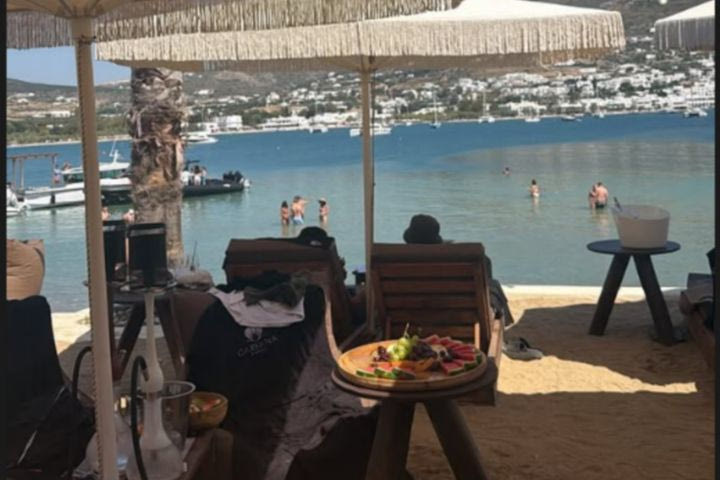 Στην Πάρο για διακοπές ο Κωνσταντίνος Καρέτσας