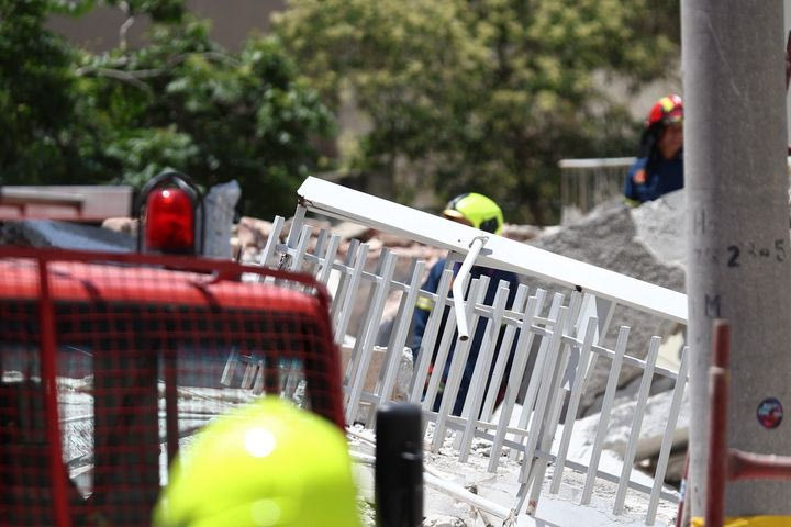 Κατάρρευση πολυκατοικίας στα Πετράλωνα