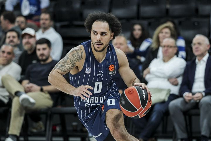 Φενέρμπαχτσε: Η ομάδα του Γιασικεβίτσιους ετοιμάζει μεγάλο “μπαμ” με Λάρκιν, σύμφωνα με τουρκικό δημοσίευμα