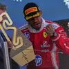 Formula 1: Οι έξαλλοι πανηγυρισμοί του Χάμιλτον και της Ferrari