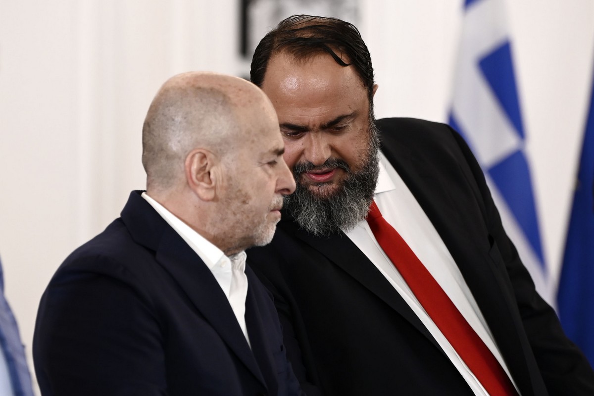 Ολυμπιακός εναντίον Αλαφούζου για τα τηλεοπτικά: "Αντί να έρχεστε ως πρόεδρος της Super League έρχεστε με θεωρίες ως Παναθηναϊκός"                                          Ολυμπιακός εναντίον Αλαφούζου για τα τηλεοπτικά: "Αντί να έρχεστε ως πρόεδρος της Super League έρχεστε με θεωρίες ως Παναθηναϊκός"