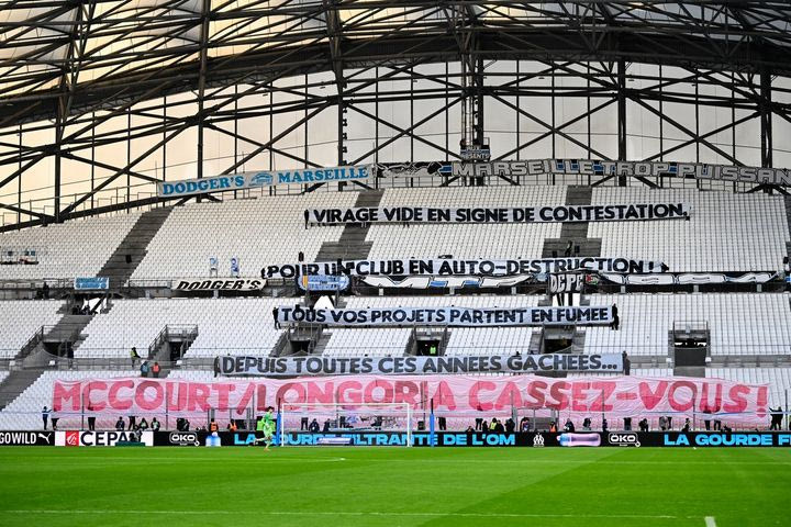 Μαρσέιγ: Βαριά καμπάνα της UEFA, τσουχτερό πρόστιμο και αποκλεισμός από το Europa League με αναστολή
