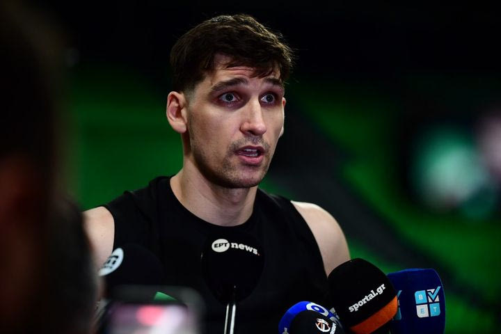 Μήτογλου πριν από το Game 1 με τον Ολυμπιακό: “Θα ήθελα ό,τι αναφέρθηκε στην προπόνηση από τον Γιαννακόπουλο να μείνει εντός των αποδυτηρίων”