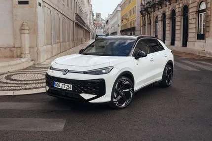 Νέο Volkswagen T-Roc: Με κορυφαία υβριδική τεχνολογία και σιγουριά από την εγγύηση που φτάνει έως τα 10 χρόνια