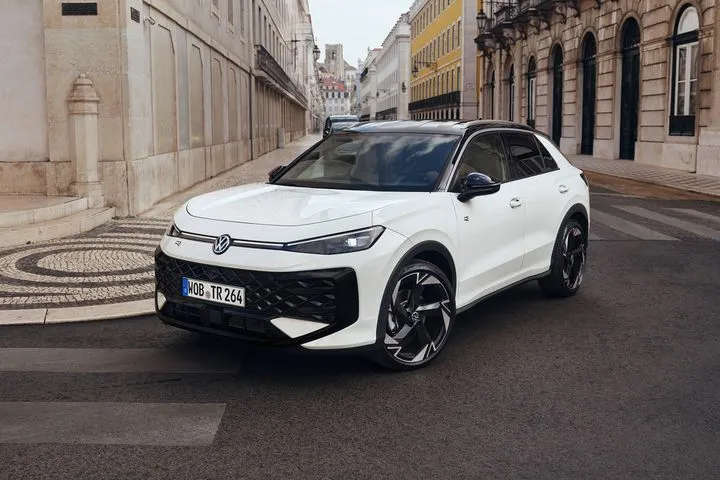 Νέο Volkswagen T-Roc: Με κορυφαία υβριδική τεχνολογία και σιγουριά από την εγγύηση που φτάνει έως τα 10 χρόνια