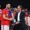 Παπανικολάου: “Θέλω να συνεχίσω, πρέπει να μιλήσω και με τους προέδρους”