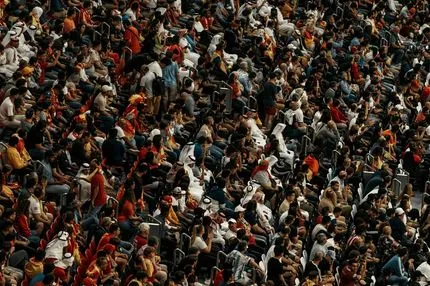 Τα πανάκριβα εισιτήρια, τα απίστευτα κέρδη της FIFA, και τα “κοράκια” των ξενοδοχείων…