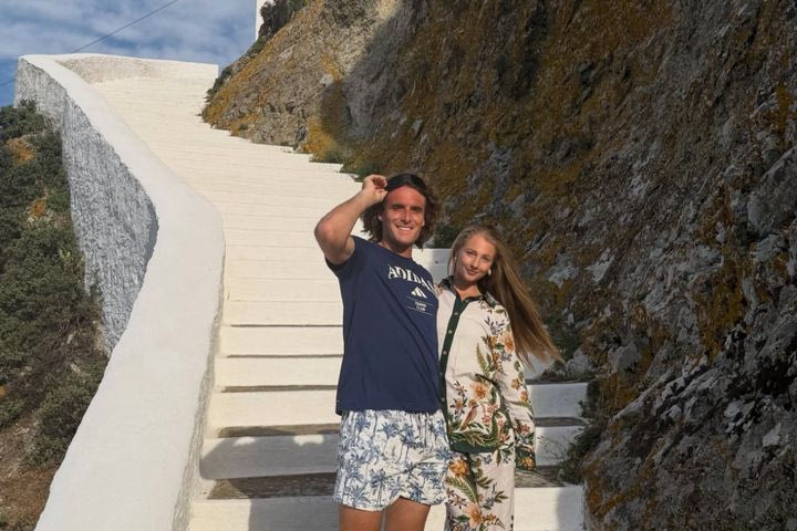 Η ρομαντική απόδραση του Στέφανου Τσιτσιπά στη Τζιά με τη σύντροφό του
