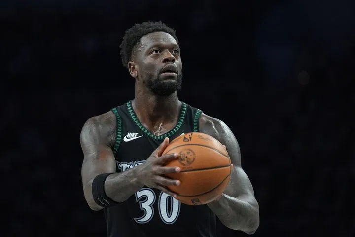 NBA: Τριπλή ανταλλαγή σε Τίμπεργουλβς, Νετς και Μπουλς: Ραντλ στο Μπρούκλιν, Κλάξτον στο Σικάγο