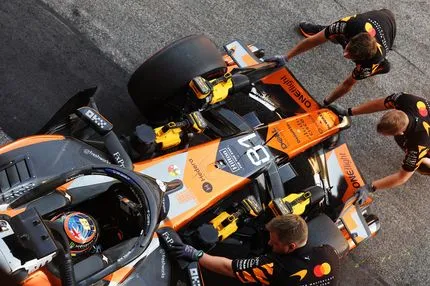 Η McLaren με αναβαθμίσεις σε αεροδυναμική και κινητήρα στο Βέλγιο -αλλά οι νίκες αργούν ακόμα