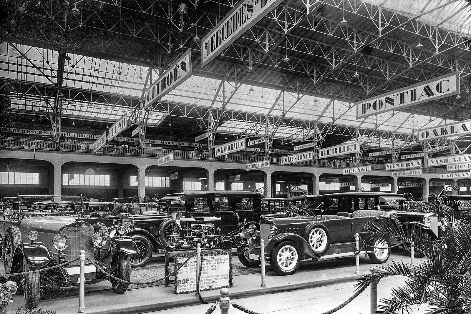 H Mercedes-Benz γιορτάζει 100 χρόνια παράδοσης, μετασχηματισμού και τεχνολογικής ηγεσίας