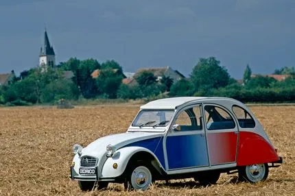 H Citroen γιορτάζει τα 40 χρόνια του συλλεκτικού 2CV Cocorico- Μόλις 1.000 είχαν κατασκευαστεί για το Μουντιάλ του 1986