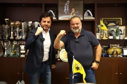Ριμπάλτα μετά την επέκταση συμβολαίου: "Τα καλύτερα είναι μπροστά, μόνο ΑΕΚ"