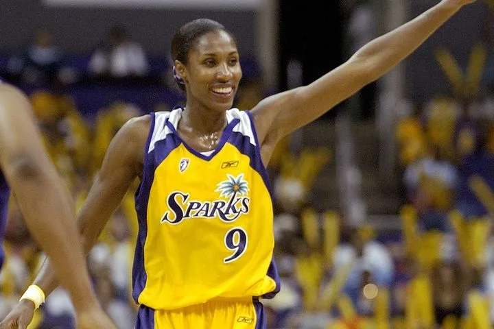 Το πρώτο κάρφωμα στην ιστορία του WNBA: 24 χρόνια από το αριστούργημα της Λίσα Λέσλι